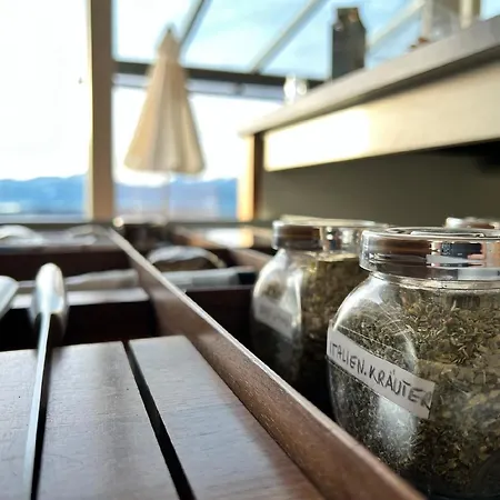 Gemütliches Seeblick-appartement: Ossiachersee & Bergpanorama Apartment *