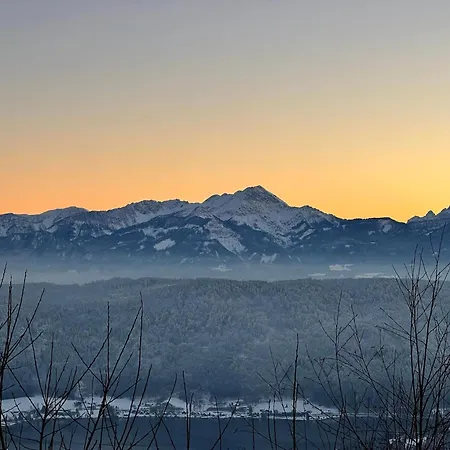 Gemütliches Seeblick-appartement: Ossiachersee & Bergpanorama *