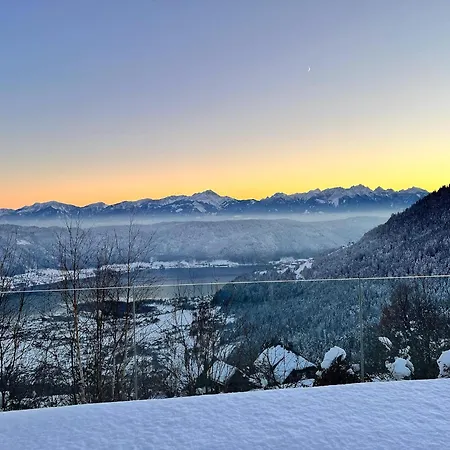 Mit Herrlichem Berg Und Seeblick